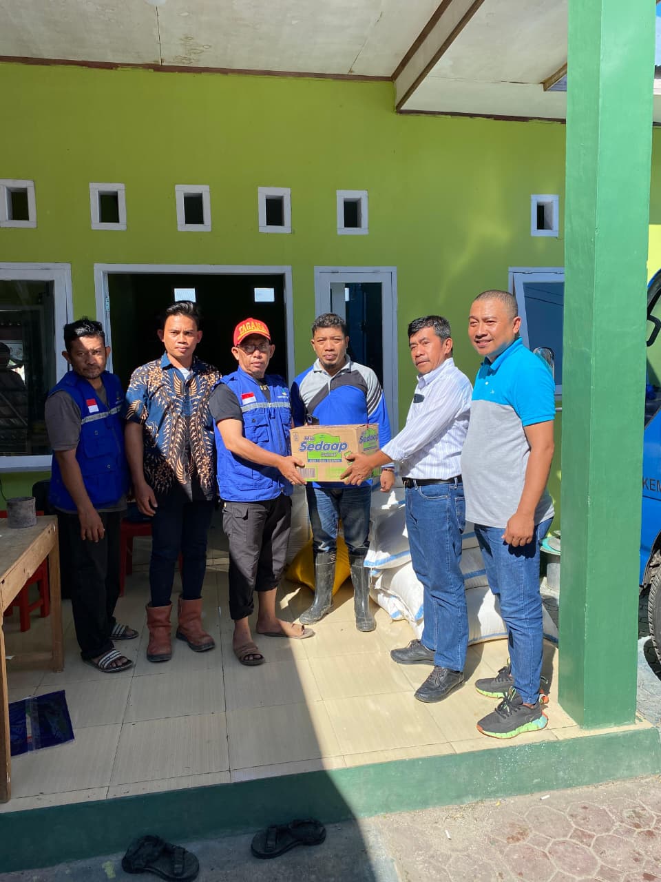Bantu Korban Banjir Akibat Cuaca Ekstrem, PT BJA Group Bagikan Sembako